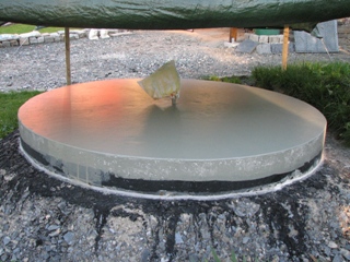 16.07.2007-Die Betonplatte ist fertig gestrichen! - Ohne Blasen.