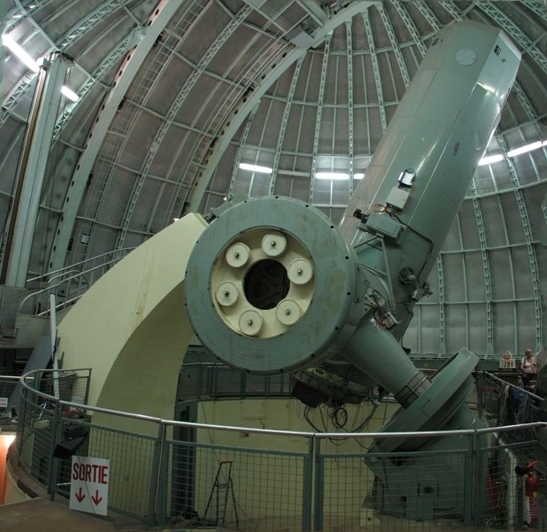 View from left side of the 1.93m Reflector of Haute du Provence Observatoire - click on image for high resolution Panorama