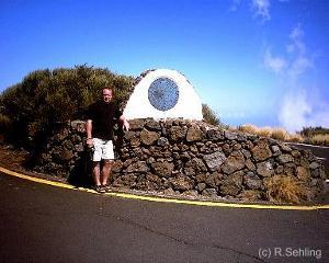 Ich - sehr TRAURIG - vor dem Eingang -leider bis zum 15.Oktober(in einer Woche) GESCHLOSSEN fuer Besucher!