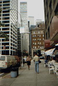 auf dem Weg zum World Trade Center - rechts l�uft mein Freund